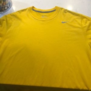 Men’s large Nike yellow/gold t-shirt